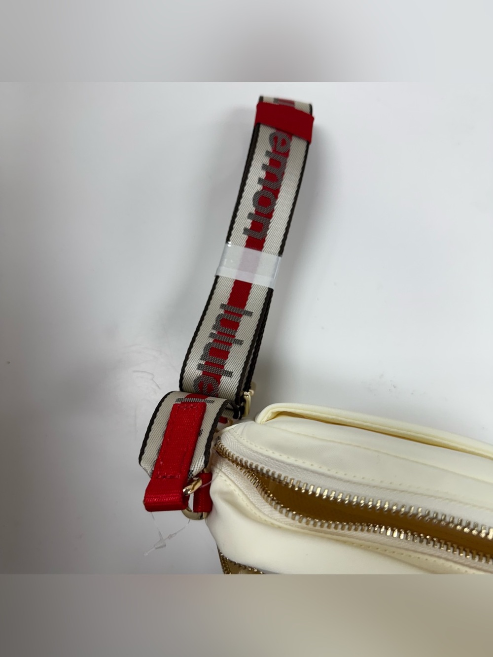 LuluLemon Everywhere Crossbody 2L in Coconut Ivory/Oxford Red/Walnut Crunch/Gold - Picture 5 of 7